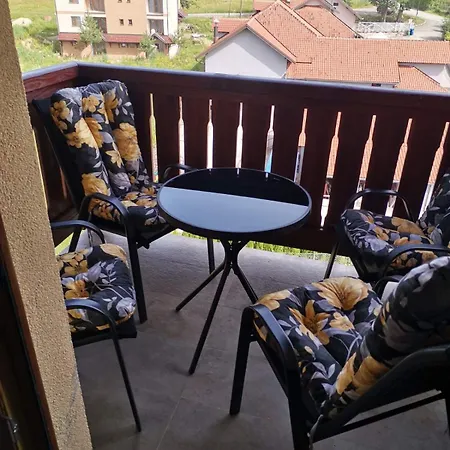 Apartment & Kocic *